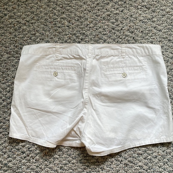 Gap white shorts - Picture 3 of 3
